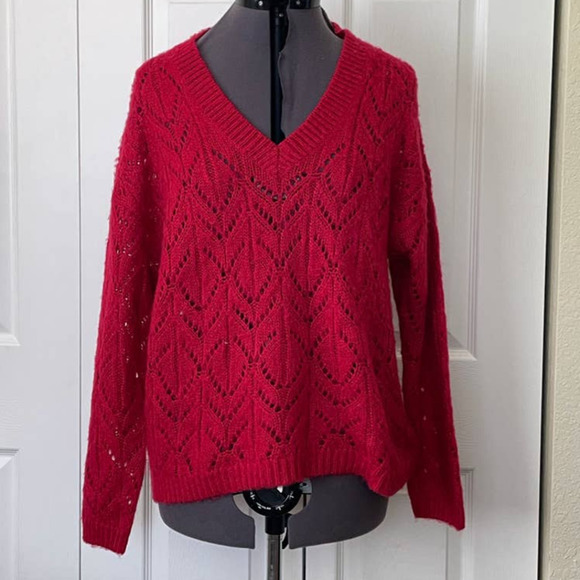 NWT American Eagle Chevron Knit Red Sweater, Size M 🗣LAST CHANCE🗣 - Picture 2 of 4